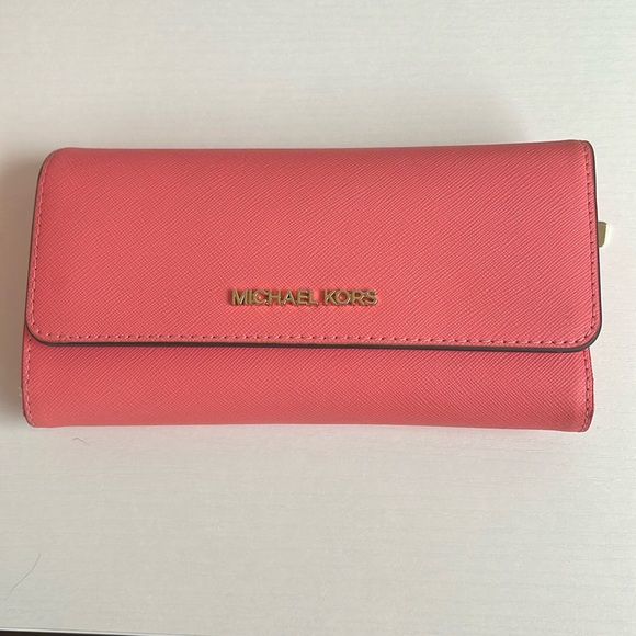 Michael Kors pink wallet! - Picture 1 of 5